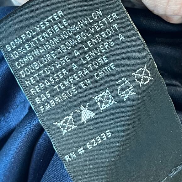 Betsy & Adam V-Neck Cap Sleeve Floral Applique Bodice A-Line Gown 4 NWT - Picture 11 of 13